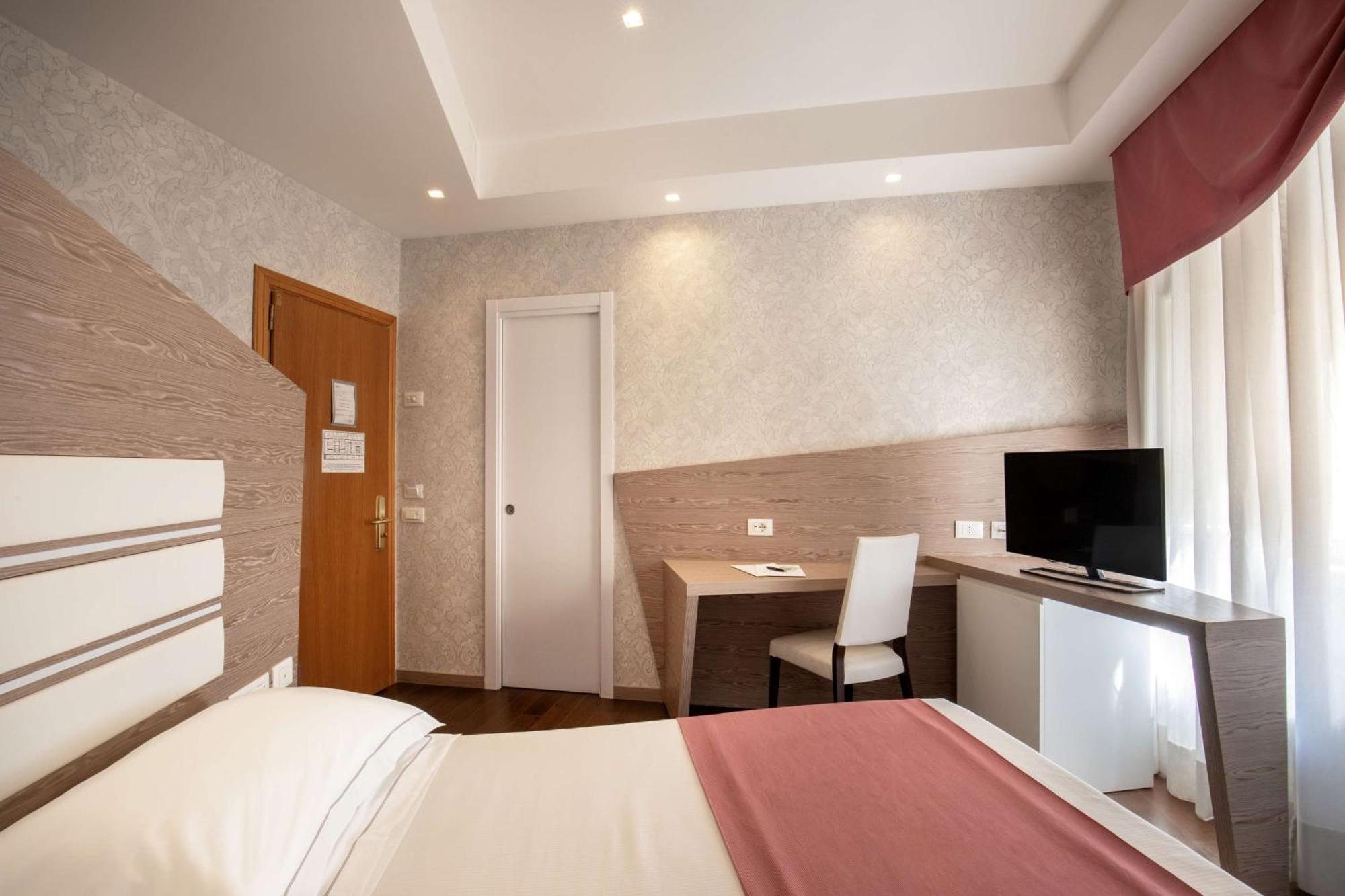 Hotel Diana Roof Garden Roma Esterno foto